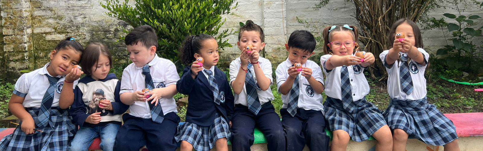estudiantes del colegio palabras magicas pitalito huila